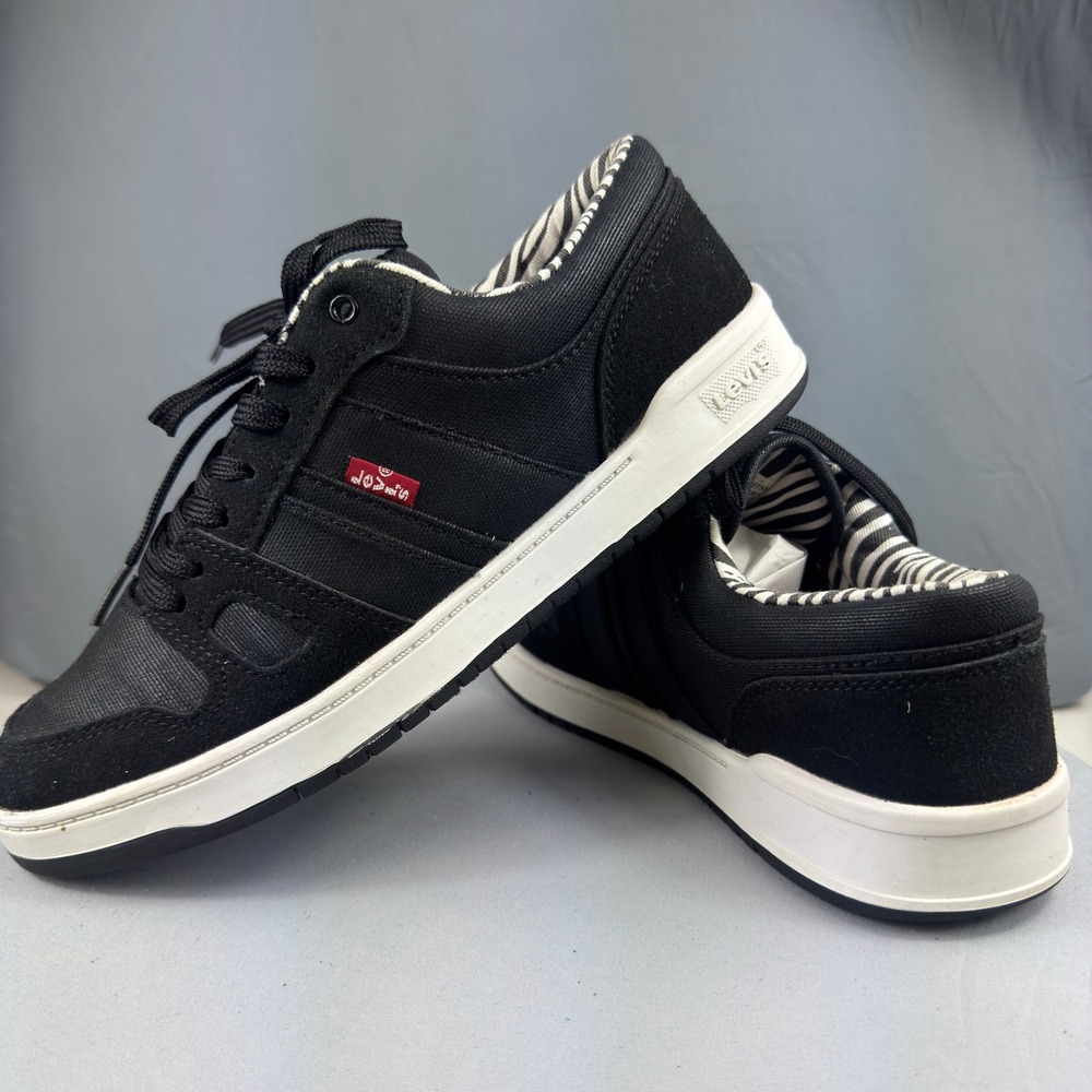Levi's BB Lo Neo Women's SZ 8.5 Black Canvas Sneakers Striped Lining Shoe